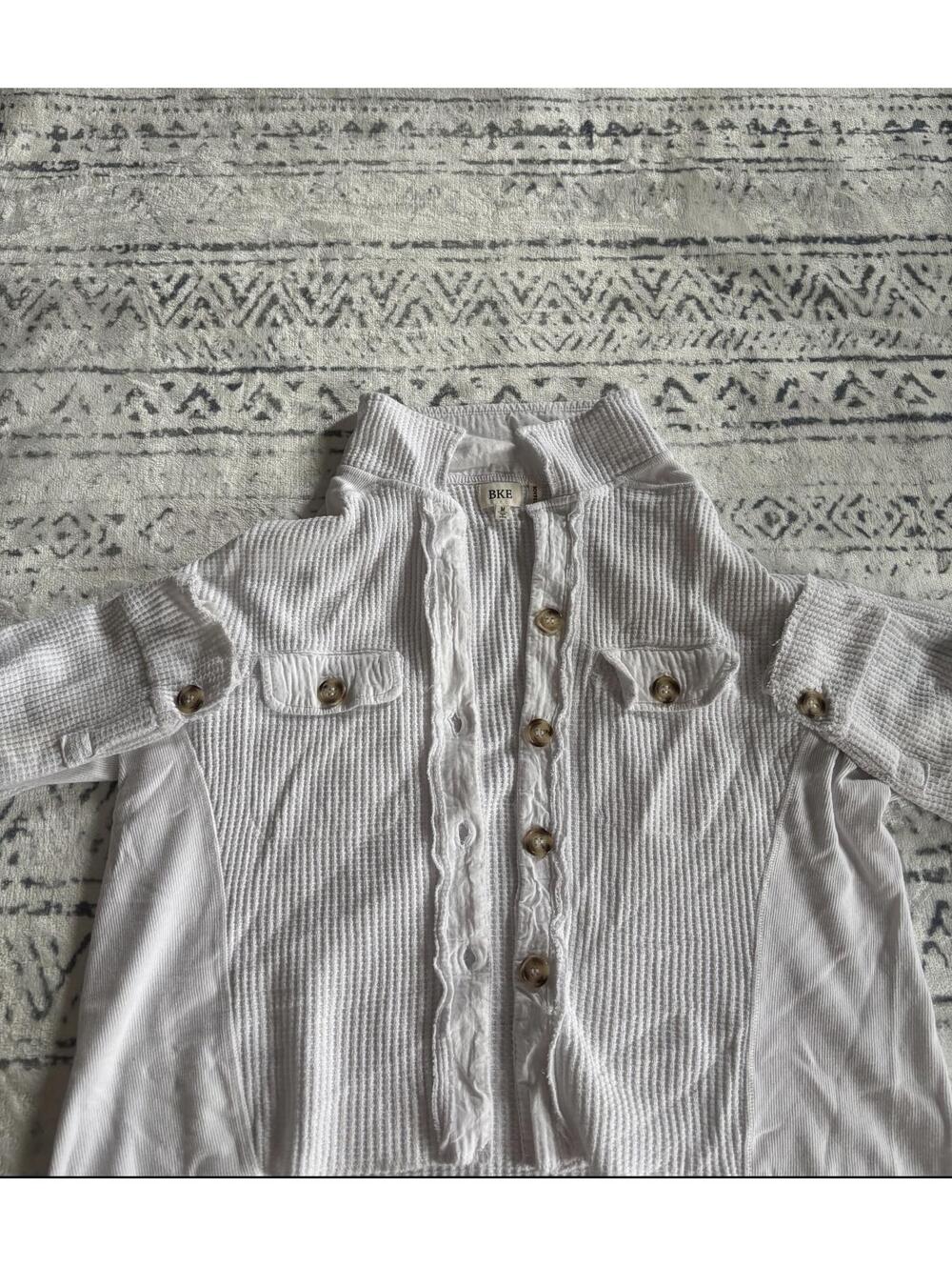 BKE Medium White Button-Up Long Sleeve Shirt